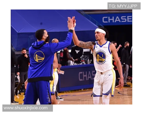 金州勇士队大胜菲尼克斯太阳队：战术执行与团队协作解析，库里三分闪耀全场